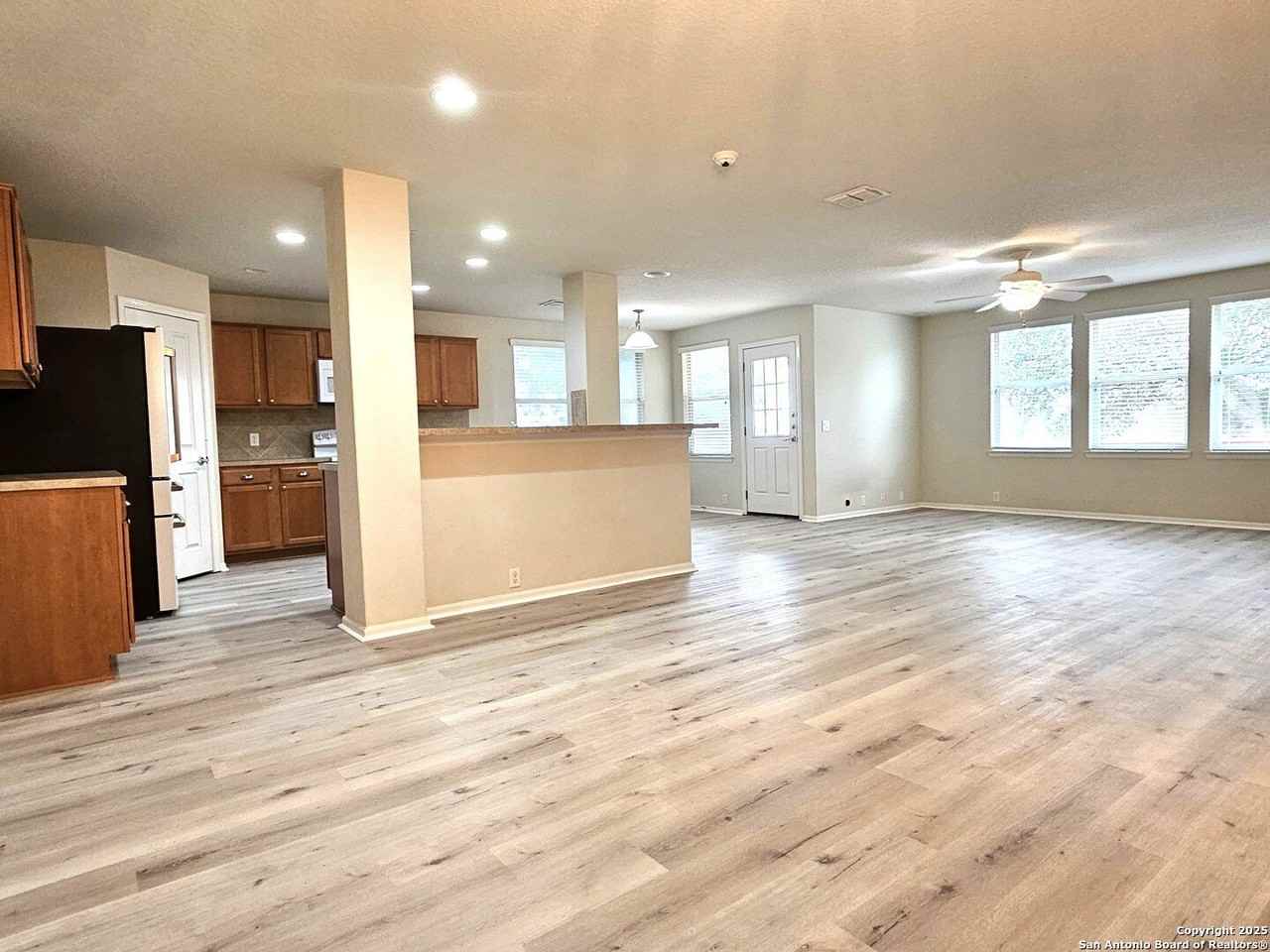 5509 Columbia Dr - Photo 3 of 25