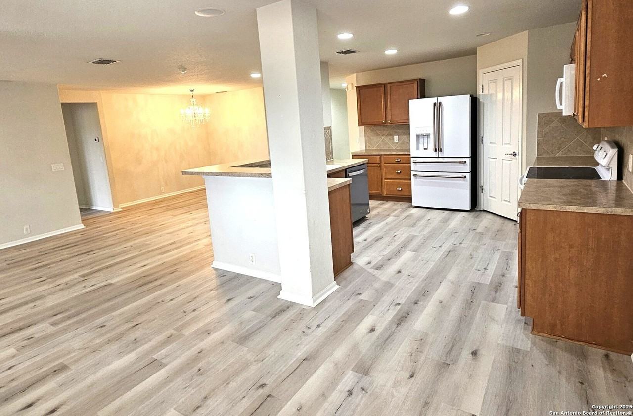 5509 Columbia Dr - Photo 4 of 25