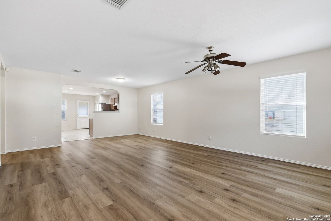 3922 Azalea Breeze - Photo 4 of 20