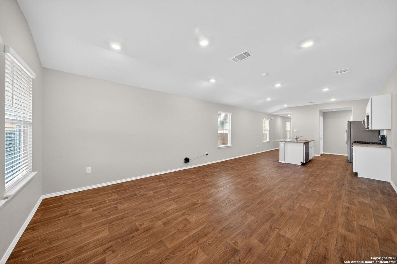 11927 Hondo Crk - Photo 7 of 30