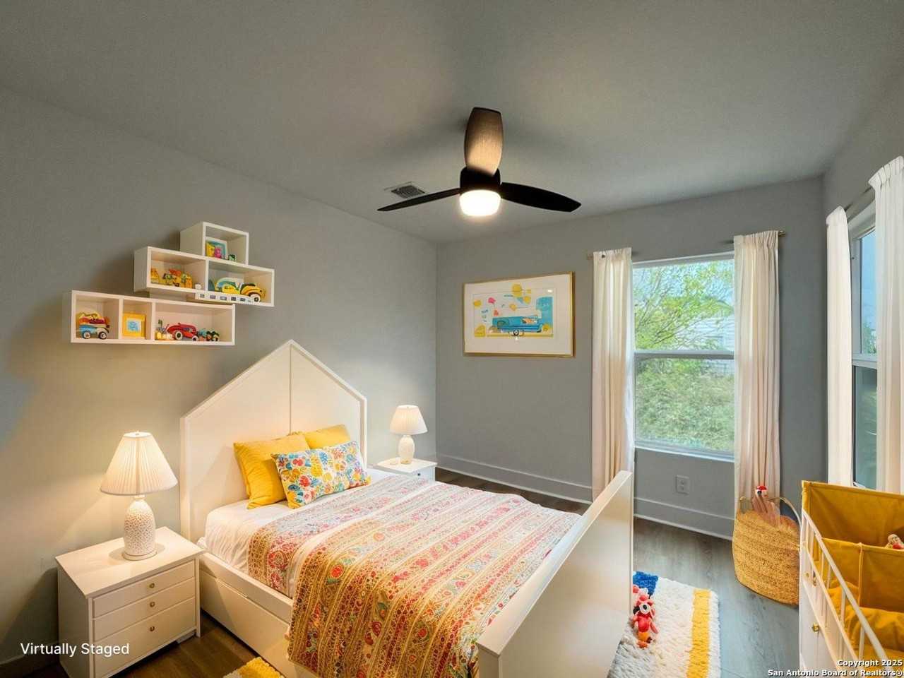 2239 Burnet St - Photo 5 of 35