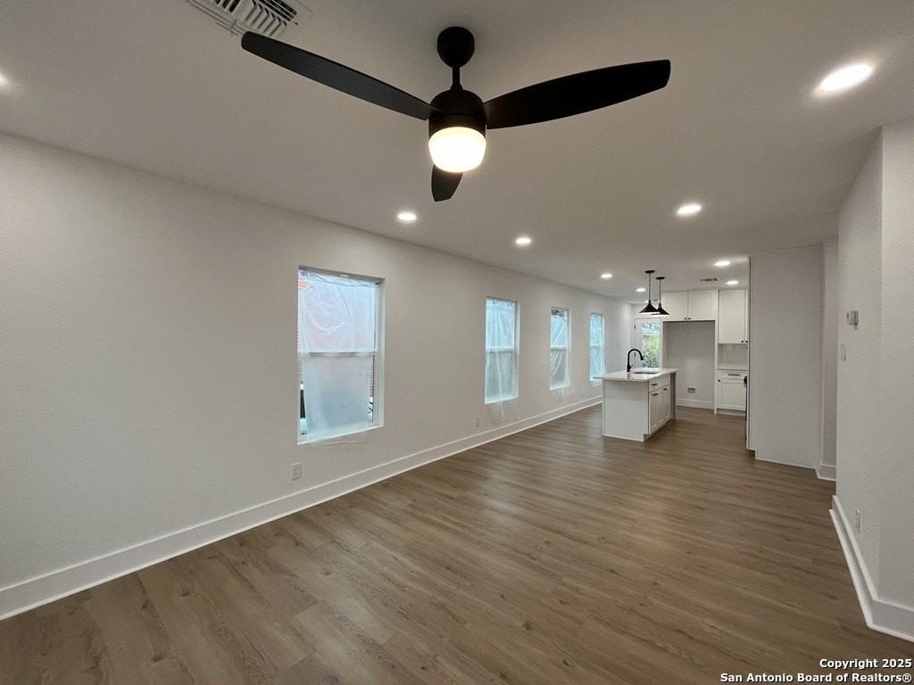 2239 Burnet St - Photo 7 of 35