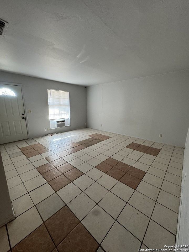 9131 Port Hudson St - Photo 7 of 22