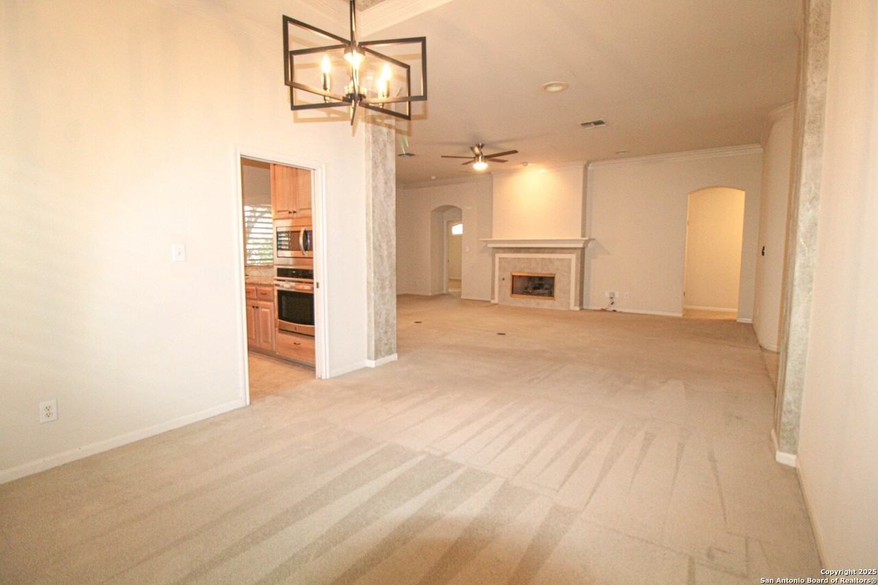 34 Silverhorn Dr - Photo 7 of 50