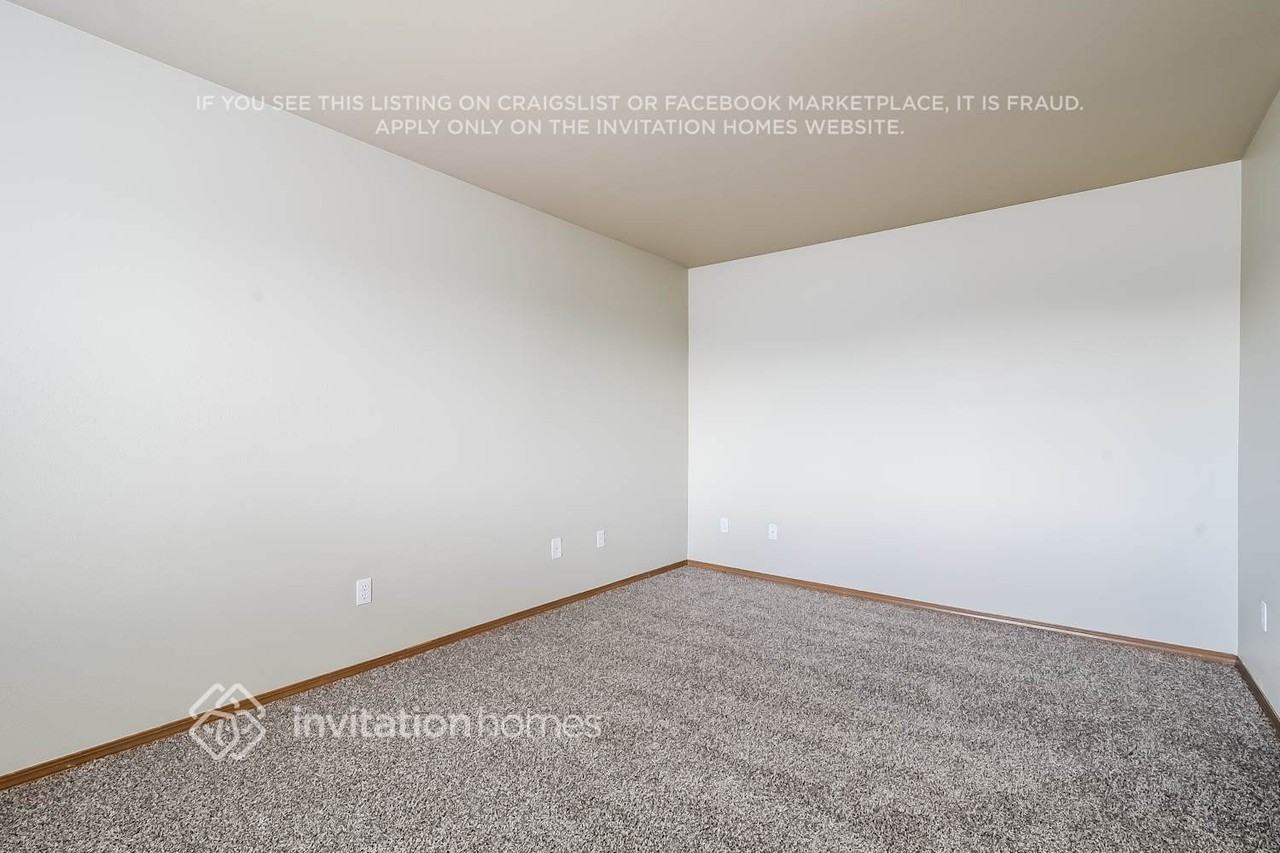 13205 122nd Ave E - Photo 7 of 11