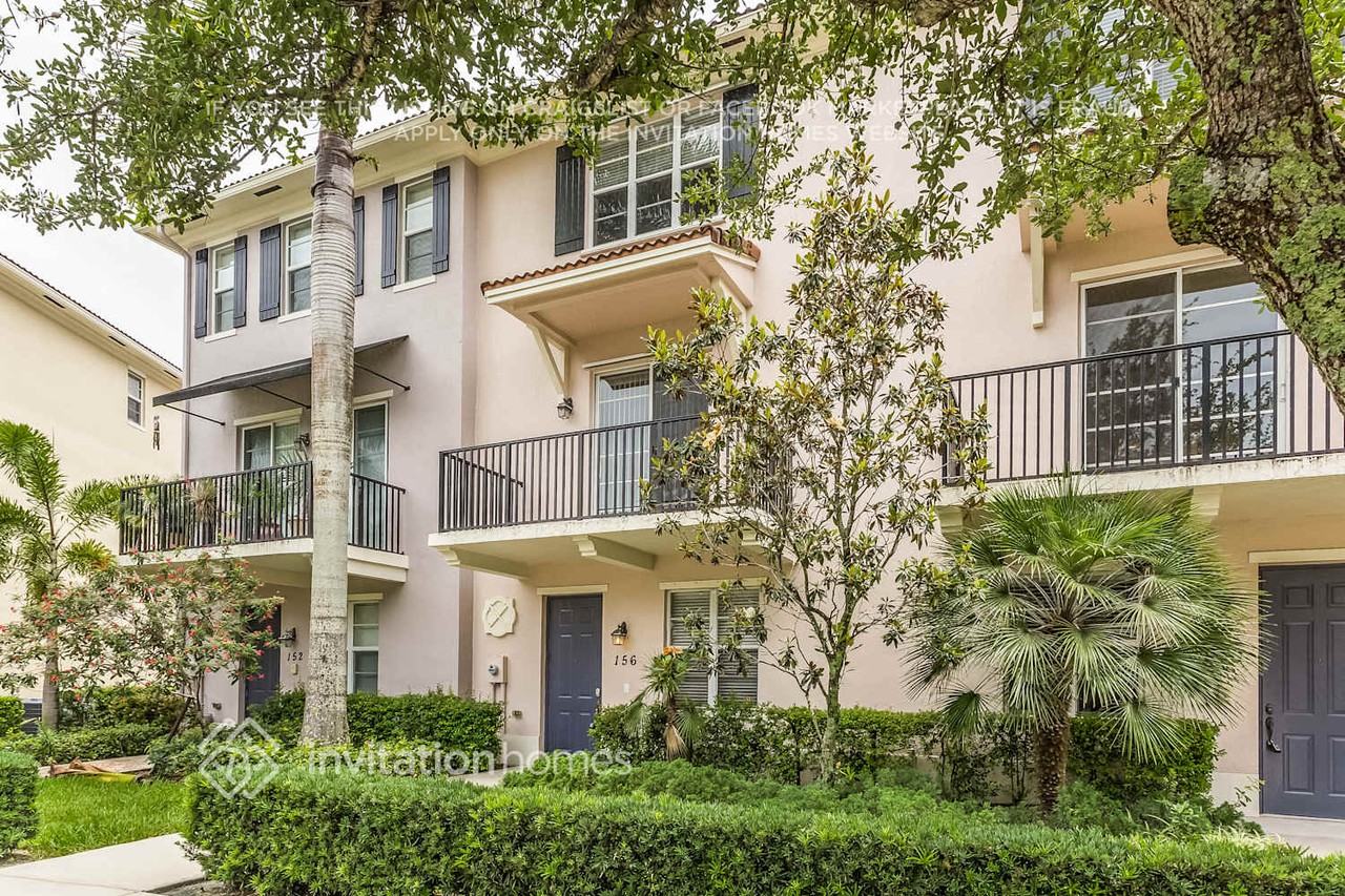 156 Greenwich Cir - Photo 2 of 14