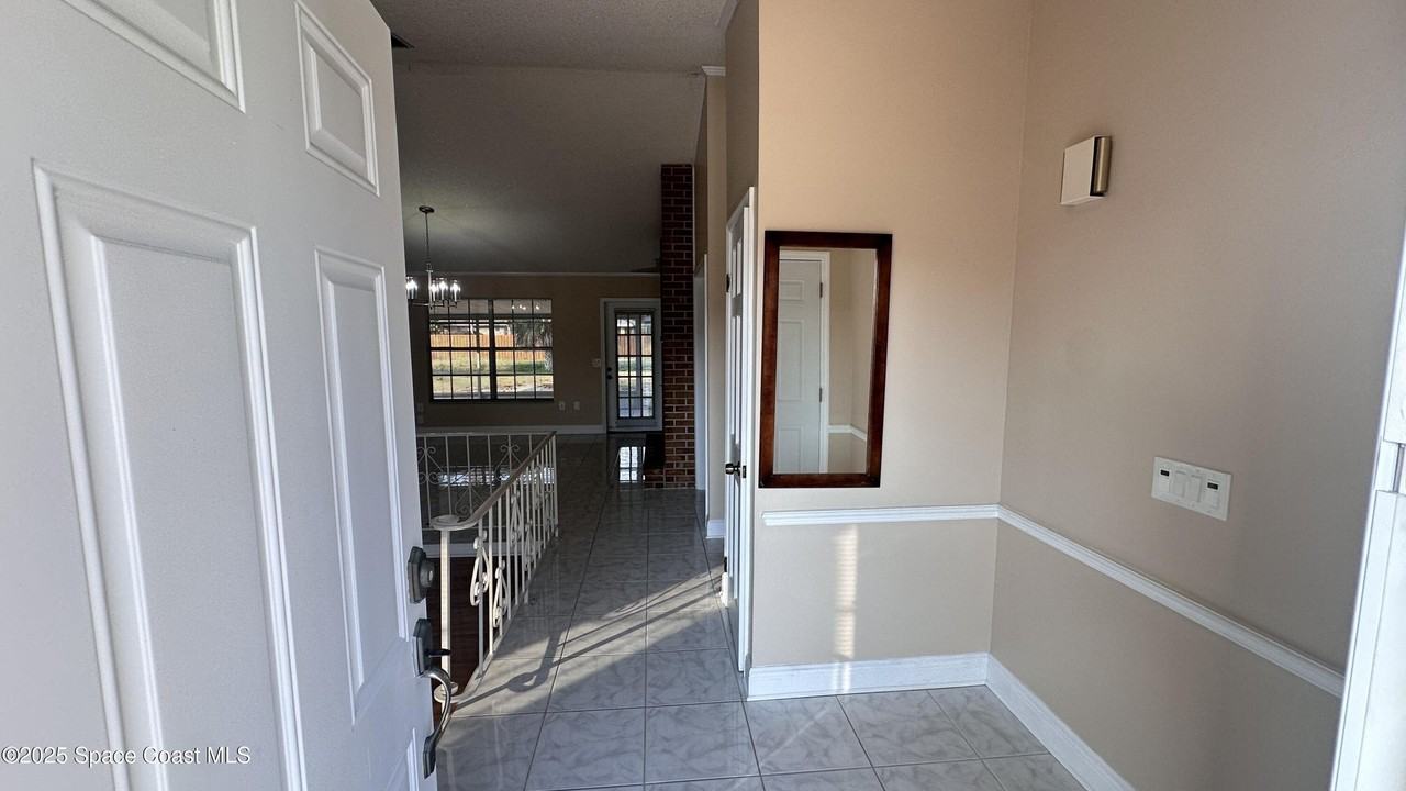 301 Nesbitt St Ne - Photo 3 of 50