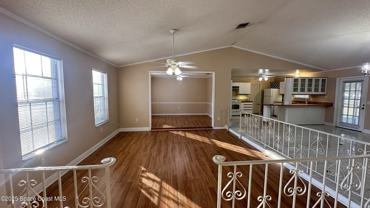 301 Nesbitt St Ne - Photo 5 of 50