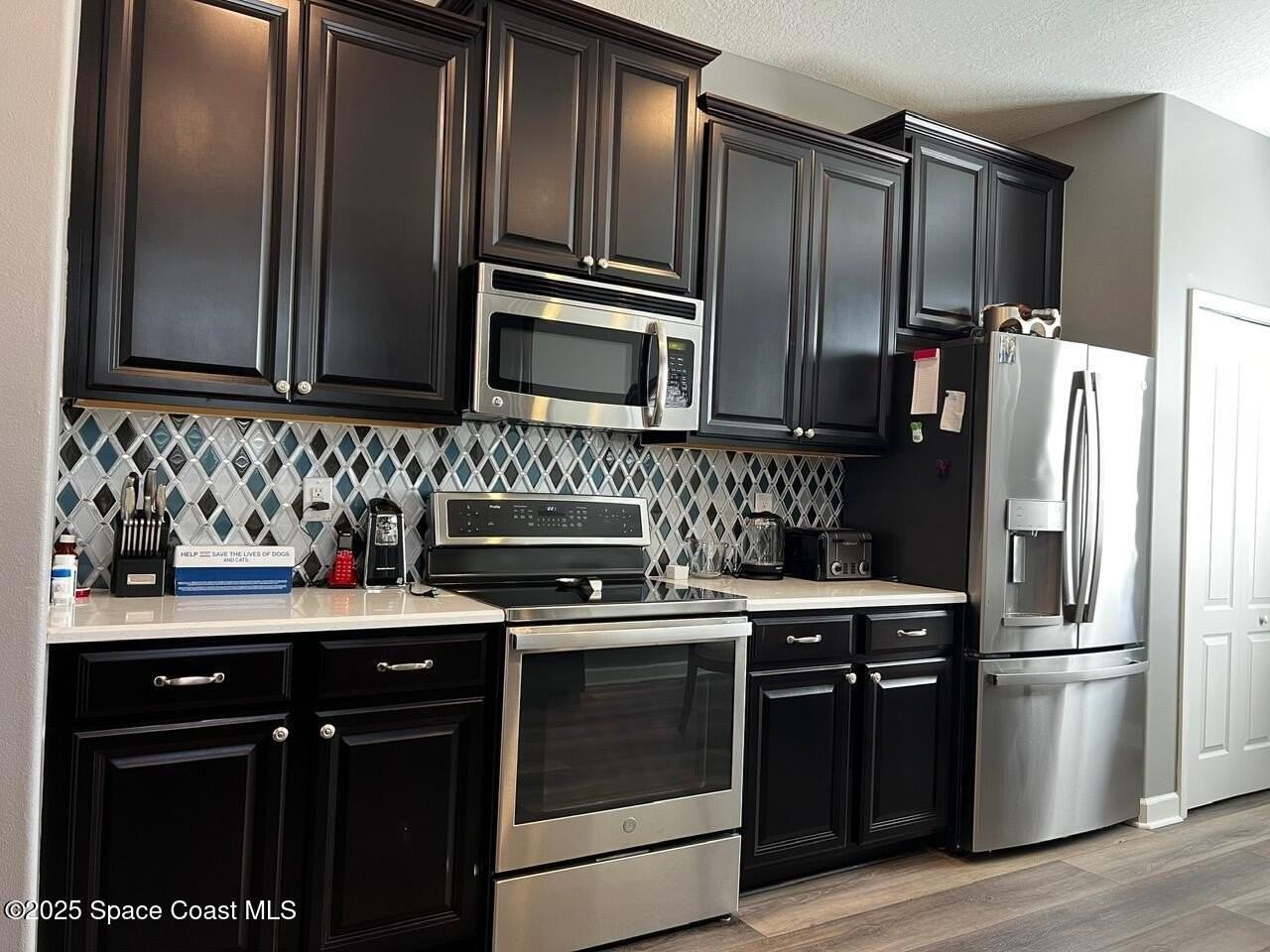 6148 Van Ness Dr - Photo 5 of 29