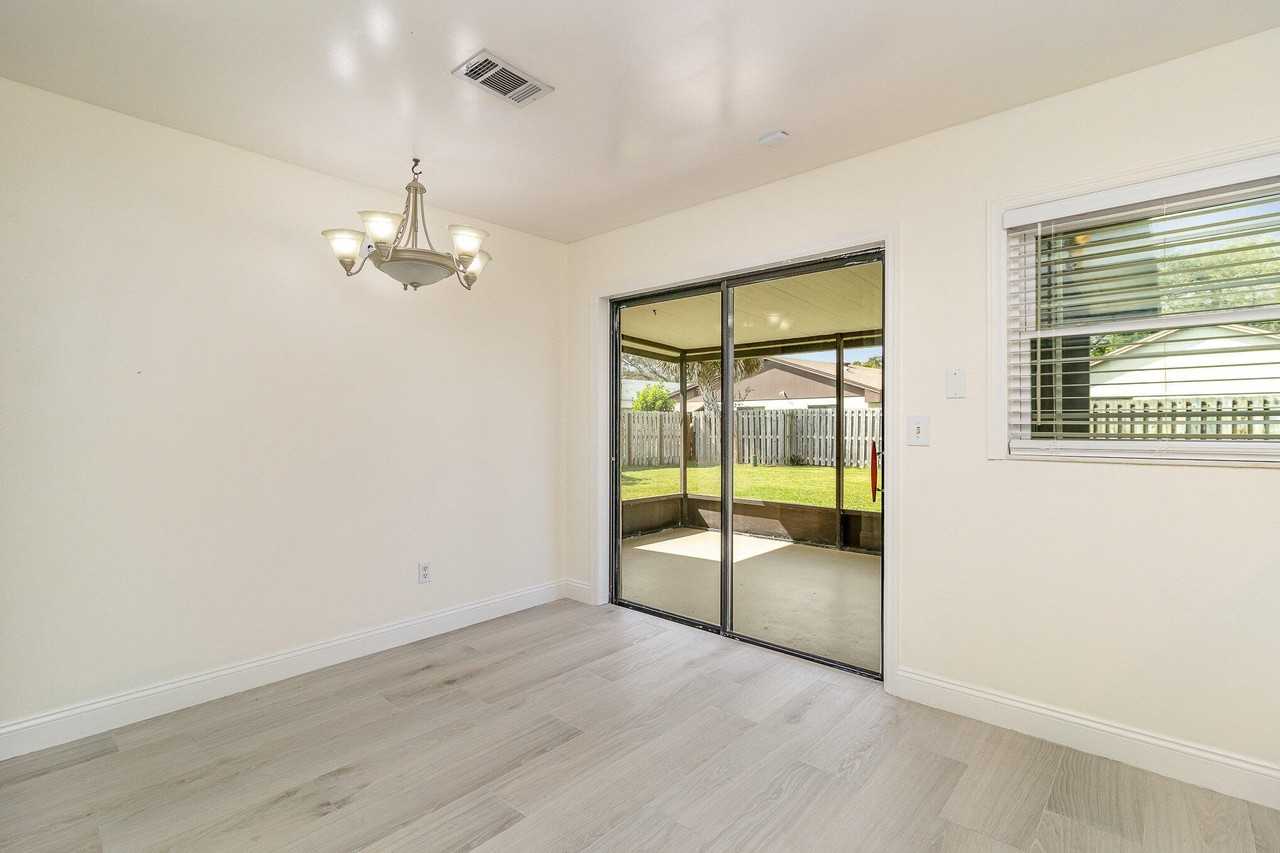 446 Timberlake Dr - Photo 6 of 20