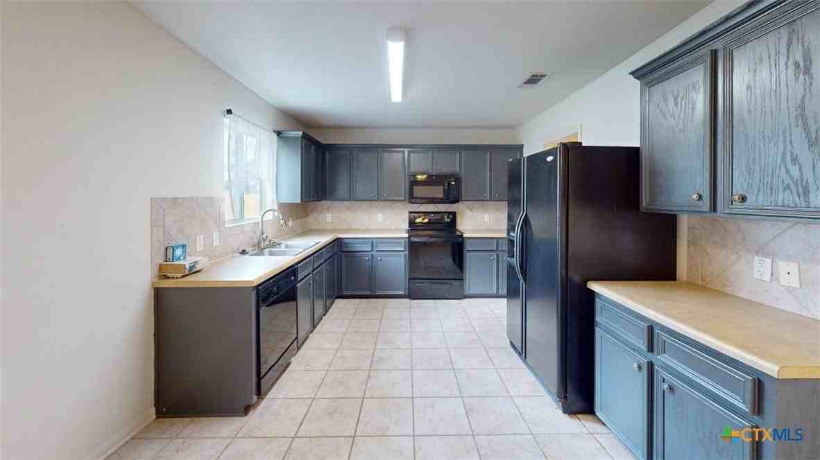 5505 Orts Dr - Photo 6 of 19