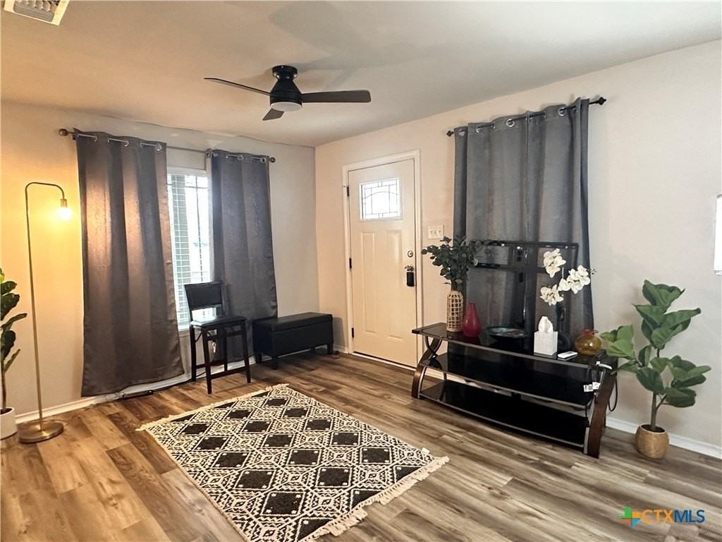 511 Mckie St - Photo 3 of 27