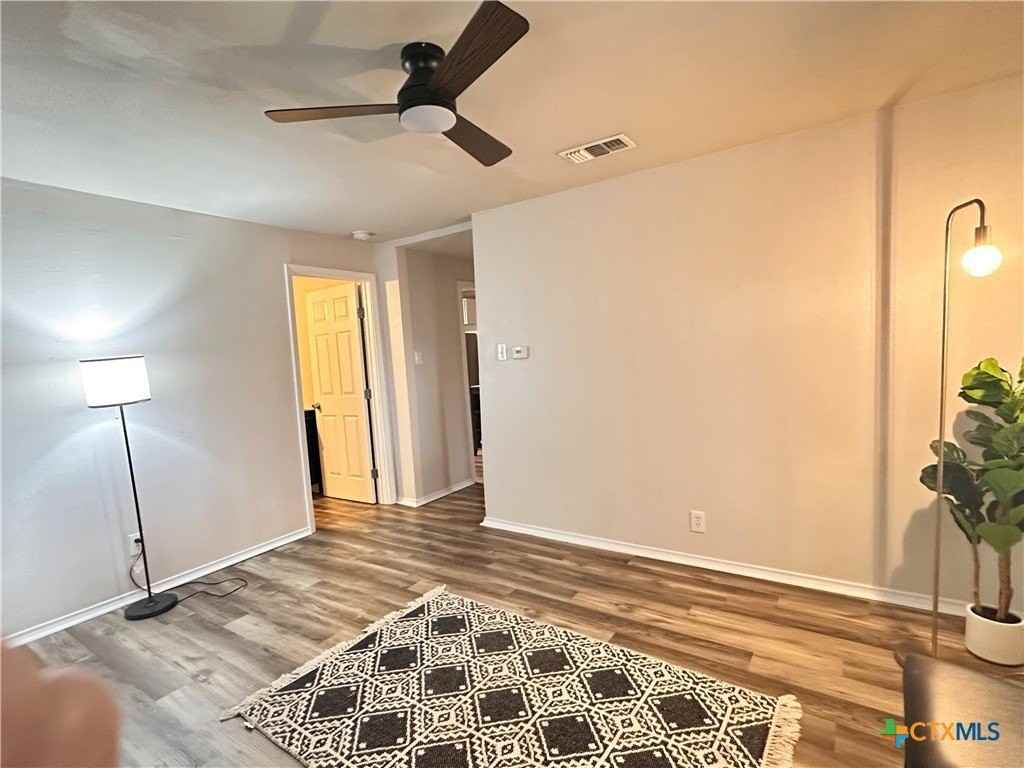 511 Mckie St - Photo 4 of 27