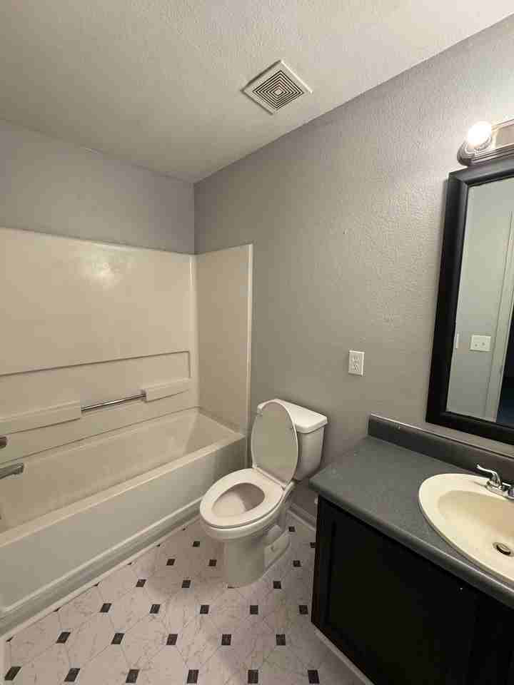 215 Dixie Dr Apt D #D - Photo 6 of 12