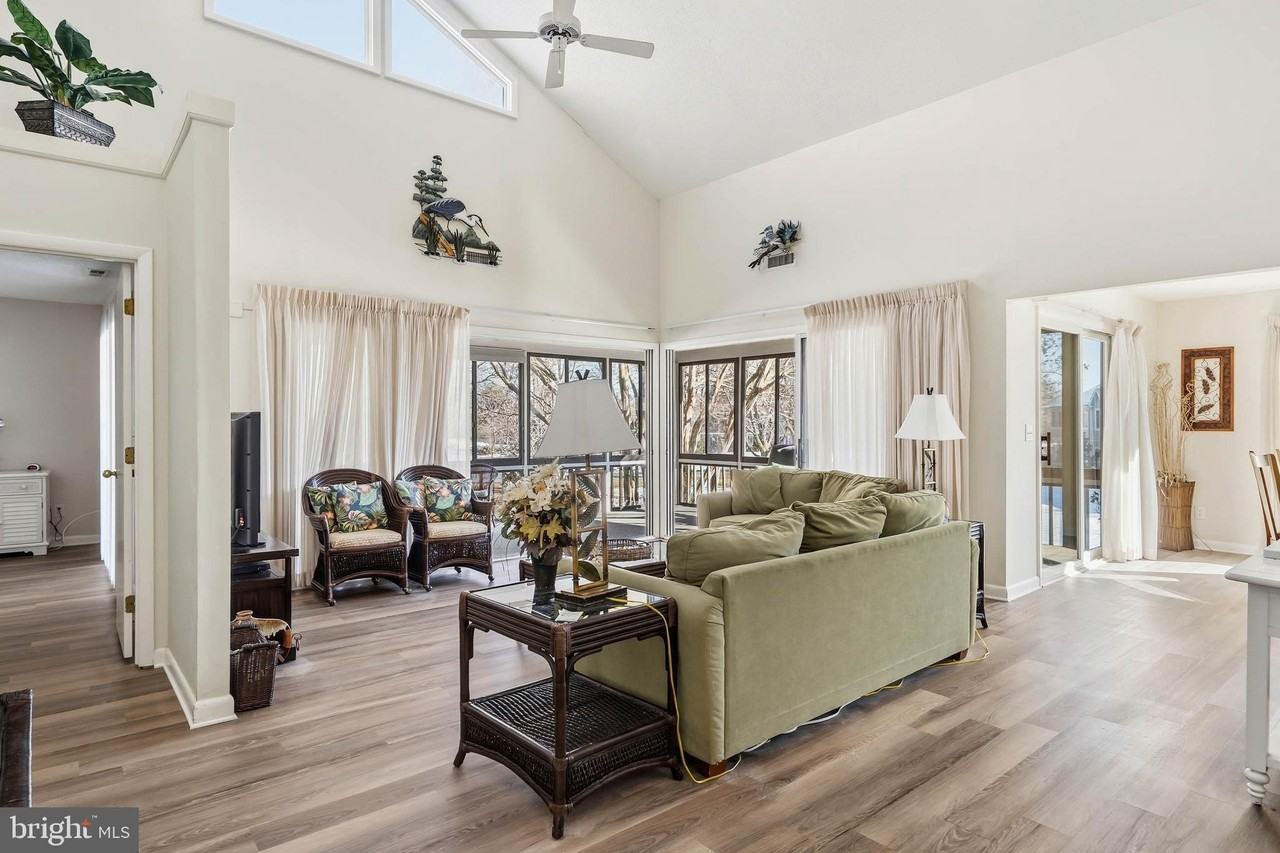 18530 Drayton Hall Rd Unit 4 #4 - Photo 5 of 34