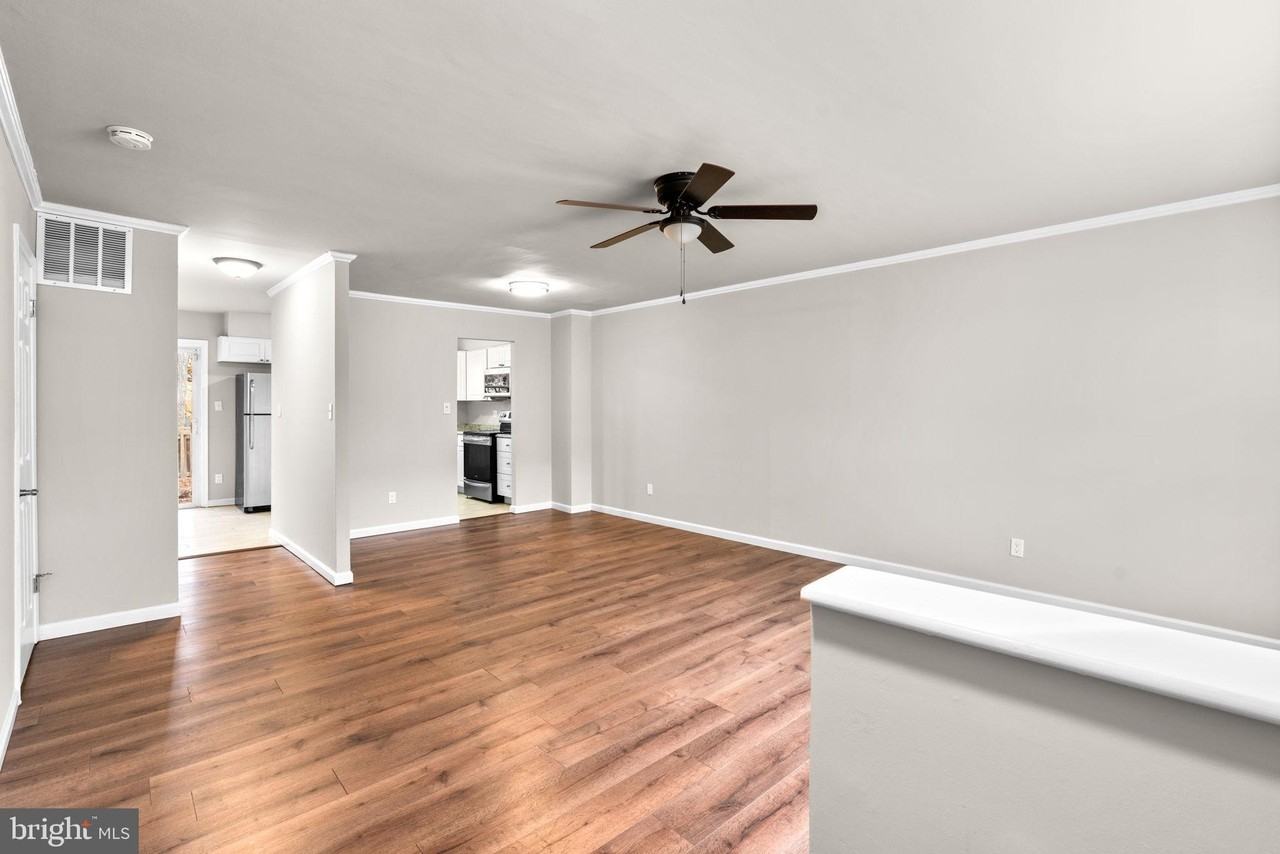 314 Woodleaf Ct - Photo 2 of 50