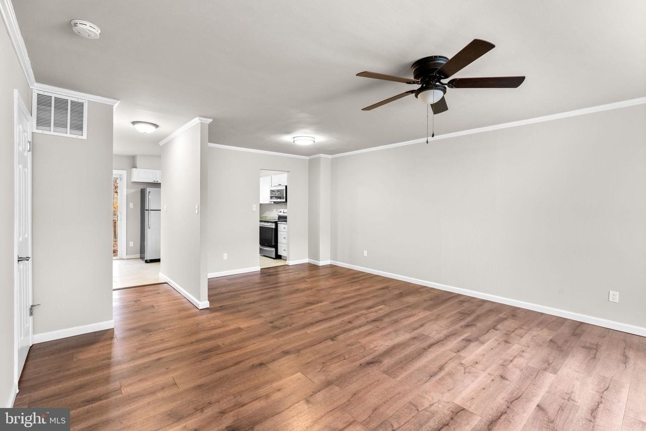 314 Woodleaf Ct - Photo 3 of 50