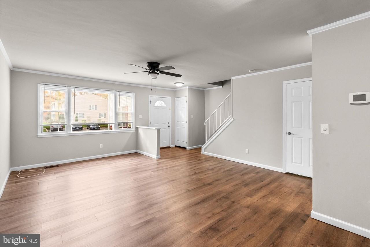 314 Woodleaf Ct - Photo 6 of 50