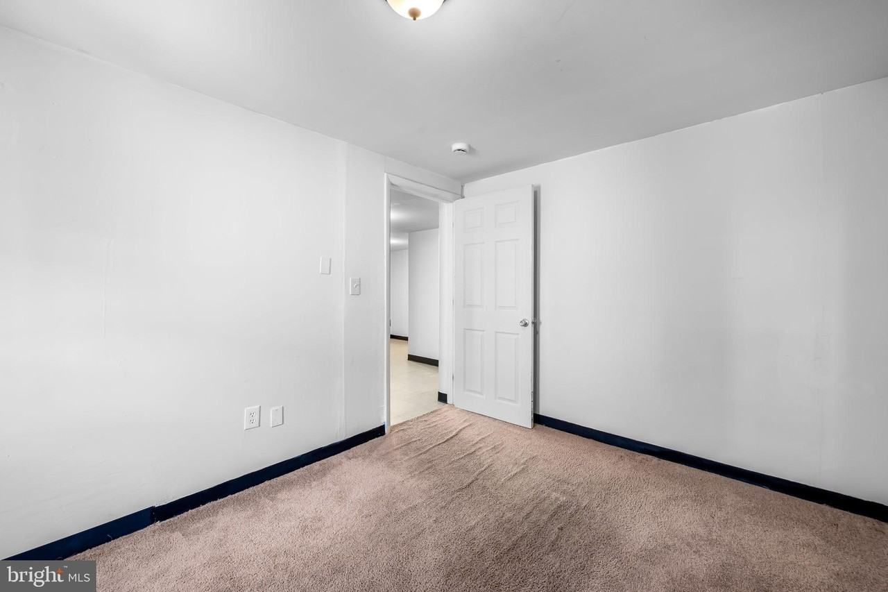 3703 E Lombard St - Photo 2 of 31