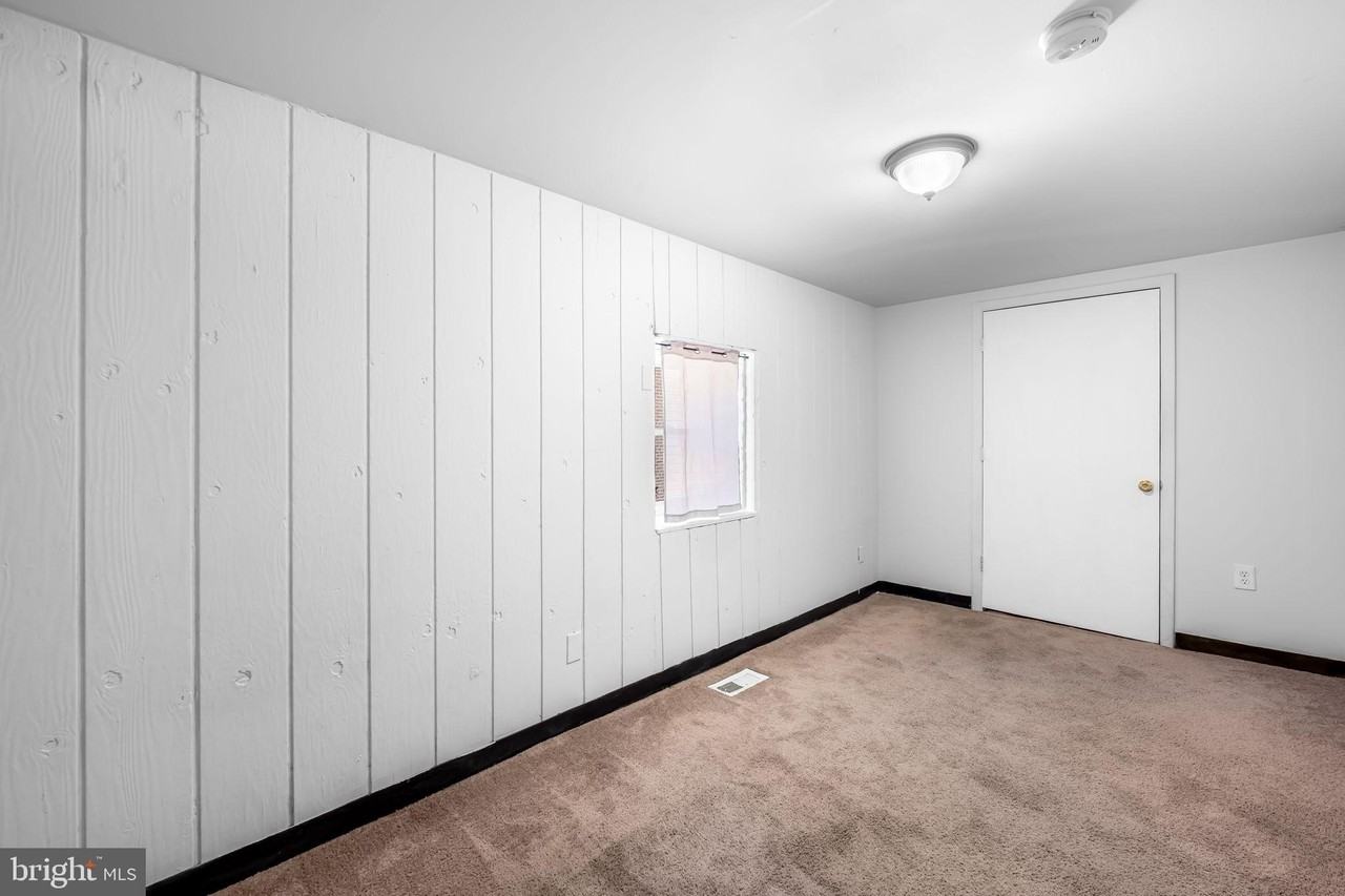 3703 E Lombard St - Photo 6 of 31