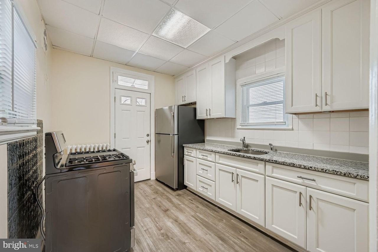 3220 Sequoia Ave - Photo 3 of 28