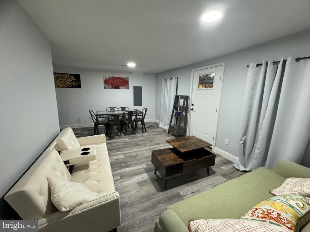 510 67th Pl - Photo 2 of 15