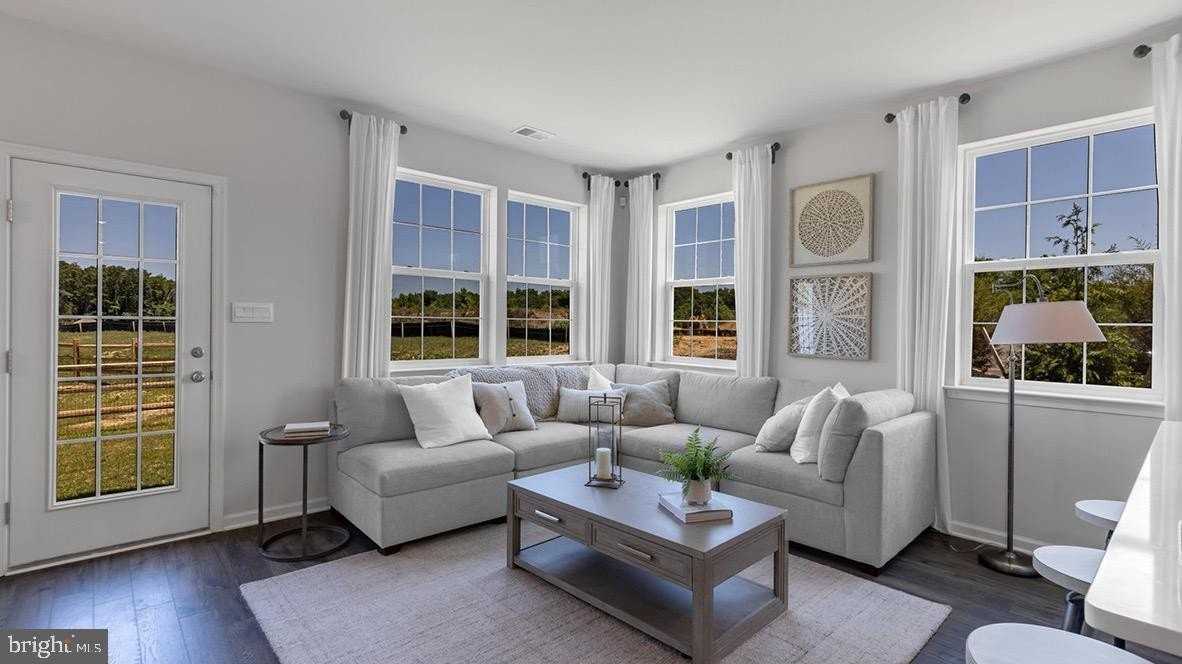 105 Mazzeo Dr - Photo 5 of 28