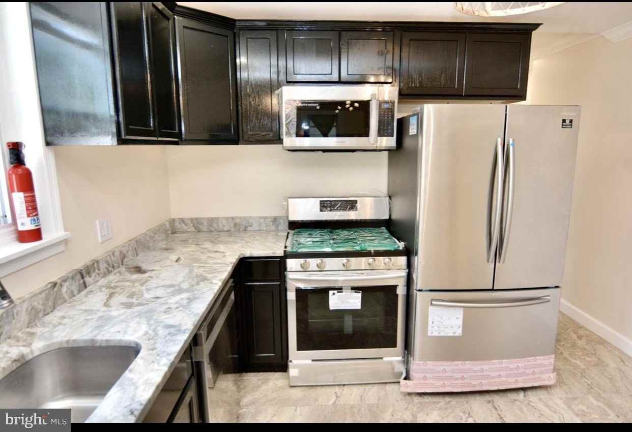 631 Hill Rd Unit 2 #2 - Photo 3 of 14