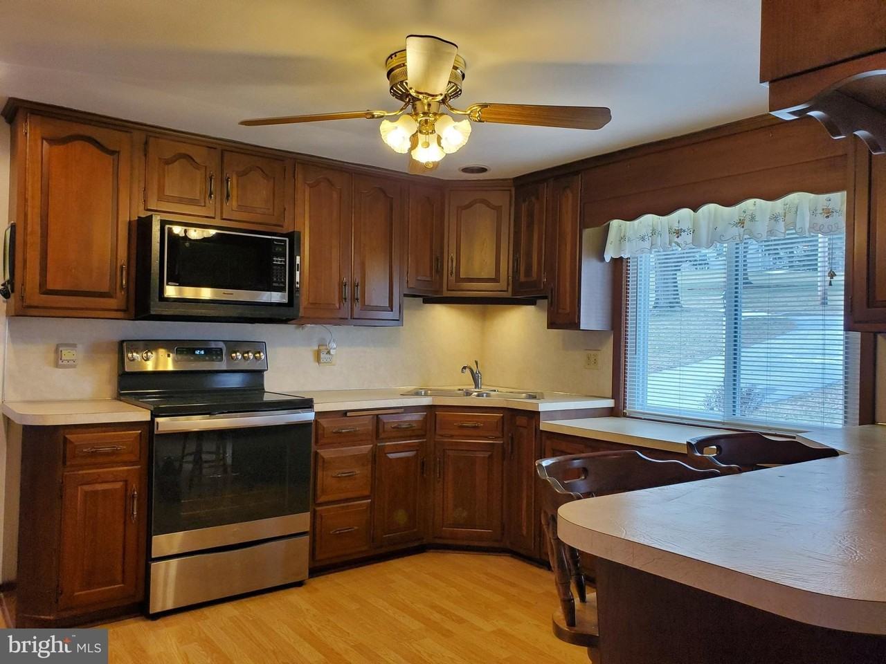 119 Mount Airy Rd - Photo 3 of 8