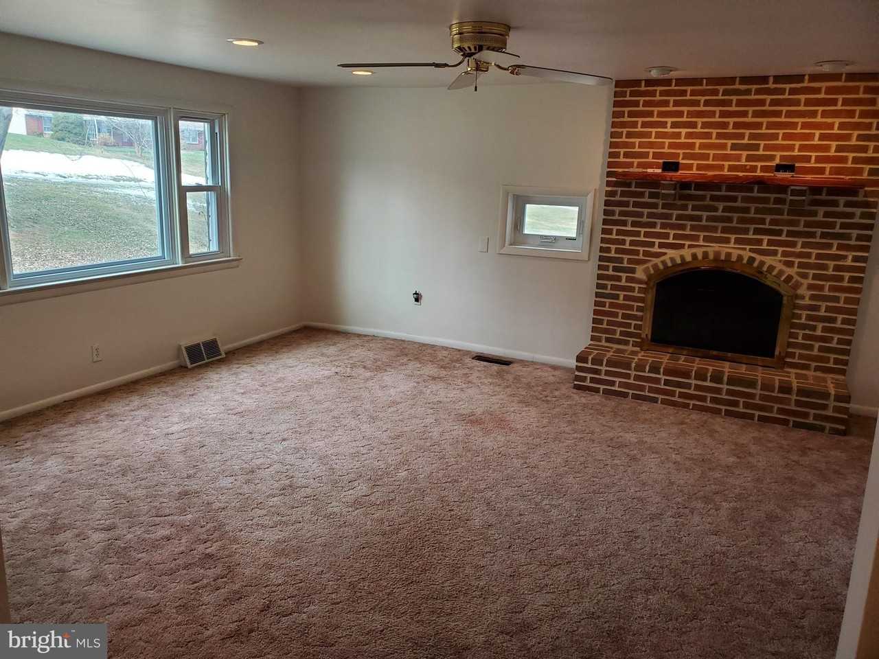 119 Mount Airy Rd - Photo 4 of 8