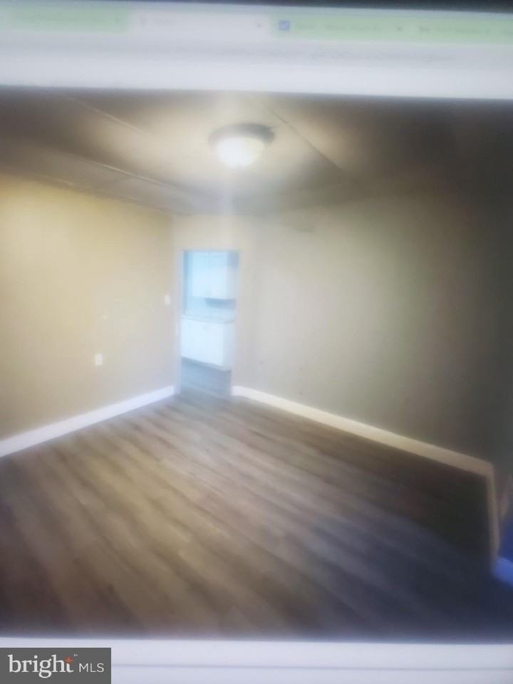 1124 Thomas St - Photo 2 of 7