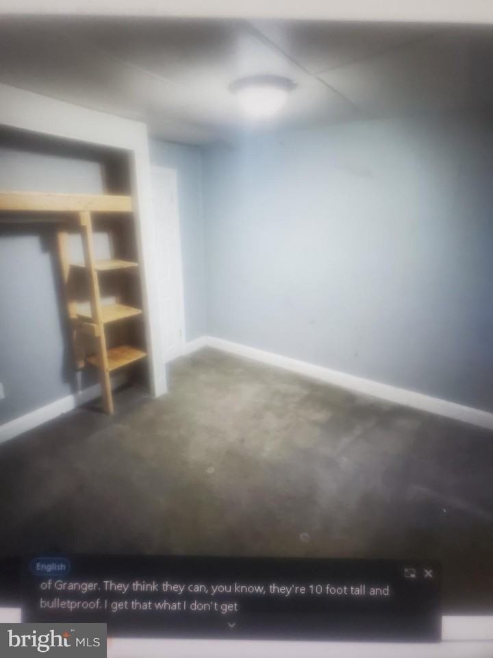 1124 Thomas St - Photo 4 of 7