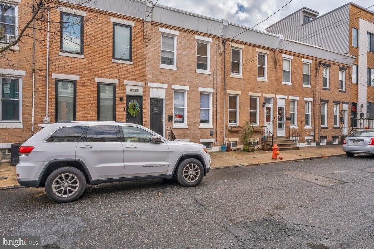 3227 Chatham St - Photo 4 of 31