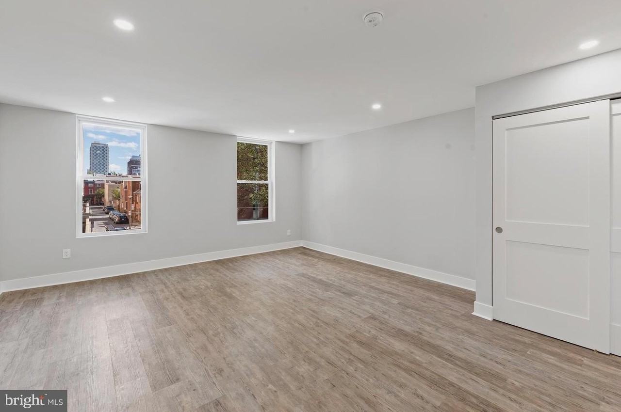 256 S 11th St Unit 2 #2 - Photo 3 of 13