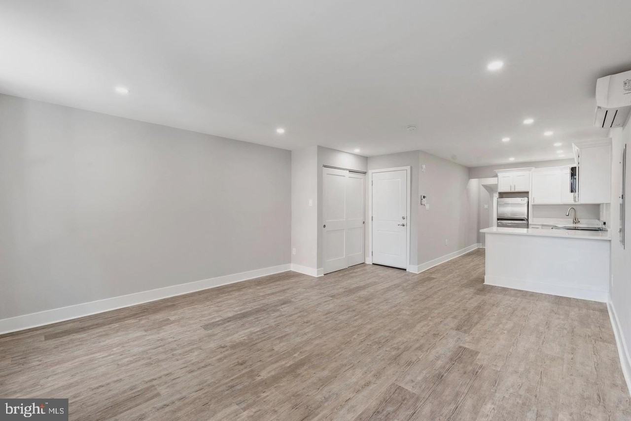 256 S 11th St Unit 2 #2 - Photo 4 of 13