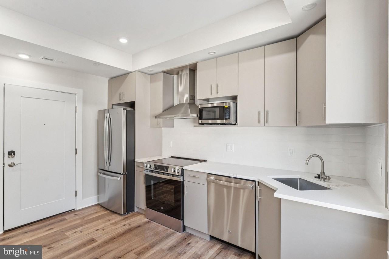 1436 Parrish St Unit D #D - Photo 2 of 22