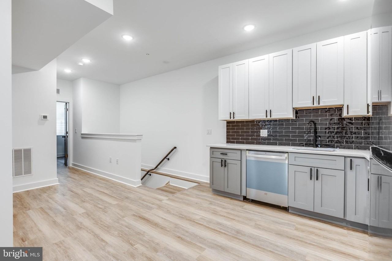 2348 N Park Ave Unit B #B - Photo 2 of 10