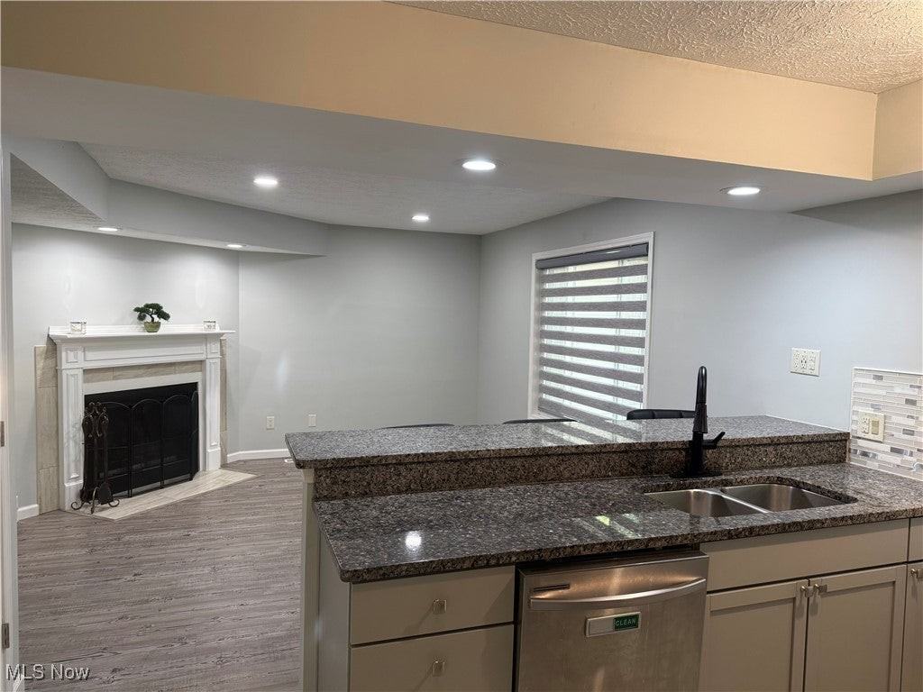 8297 Quail Point Ln - Photo 2 of 20