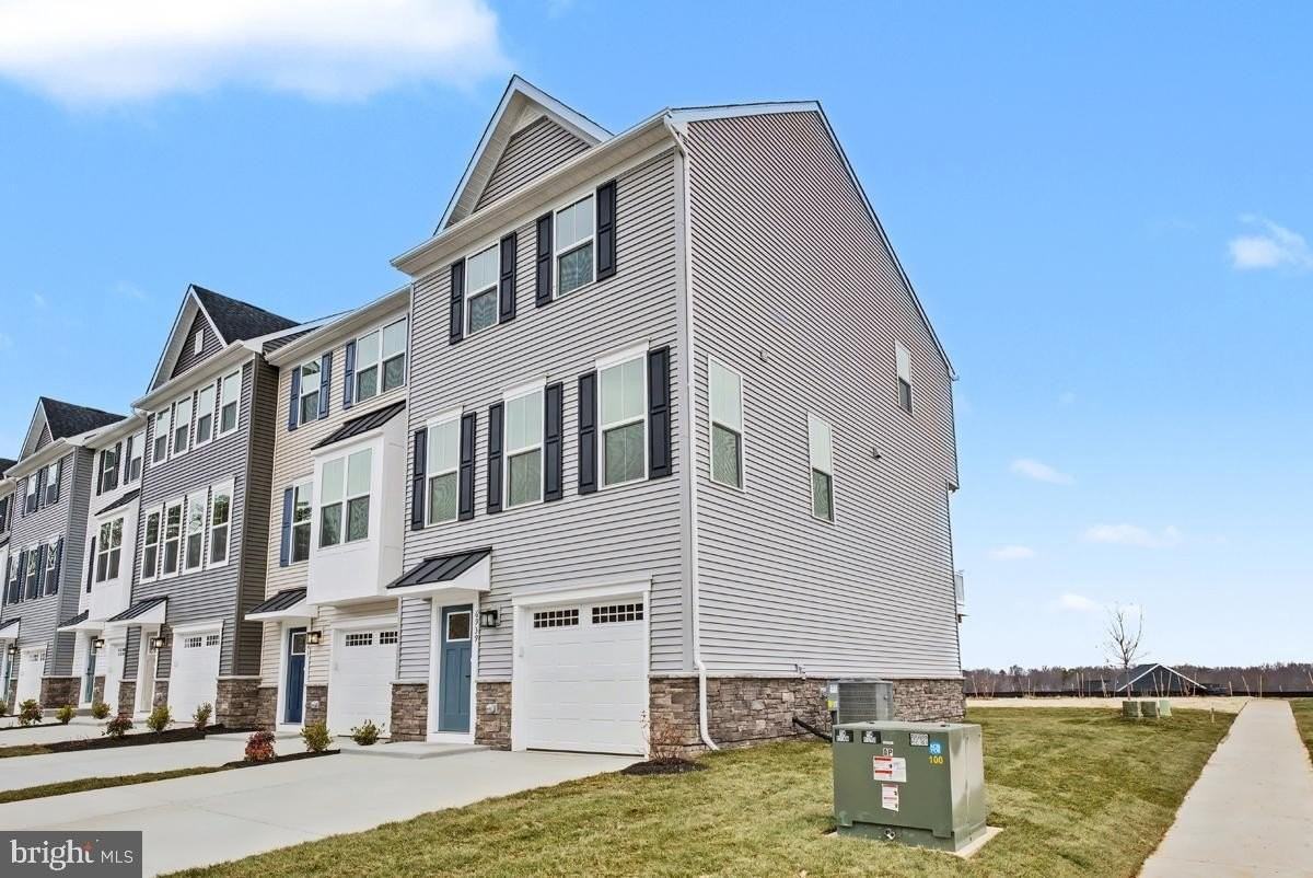 6939 Braxton Springs Way - Photo 2 of 36