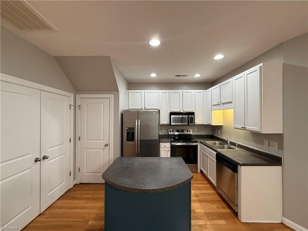 374 Summergate Dr - Photo 4 of 19