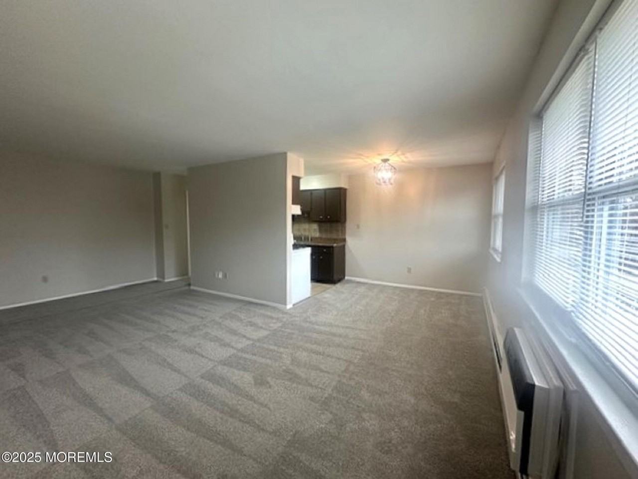 8 Manchester Ct - Photo 4 of 13