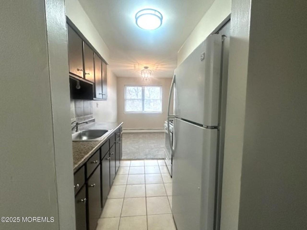 8 Manchester Ct - Photo 7 of 13