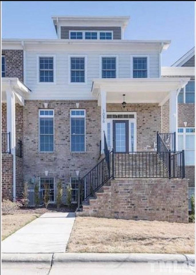 1056 Residents Club Dr - Photo 2 of 24