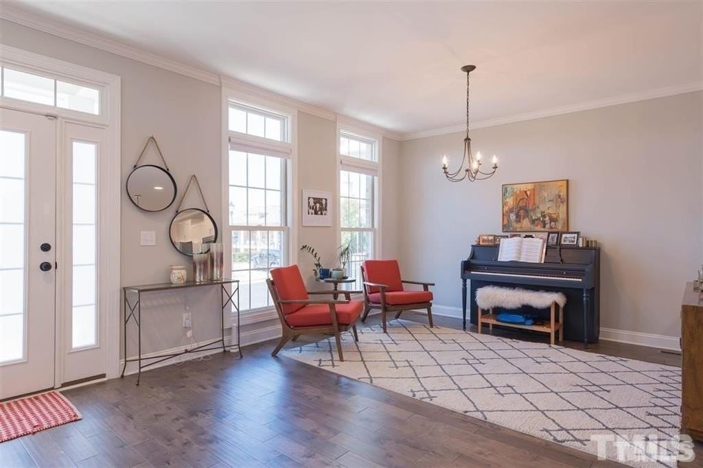 1056 Residents Club Dr - Photo 3 of 24