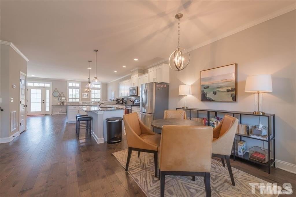 1056 Residents Club Dr - Photo 6 of 24