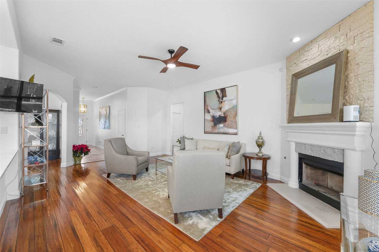 3233 Clear Springs Dr - Photo 3 of 16