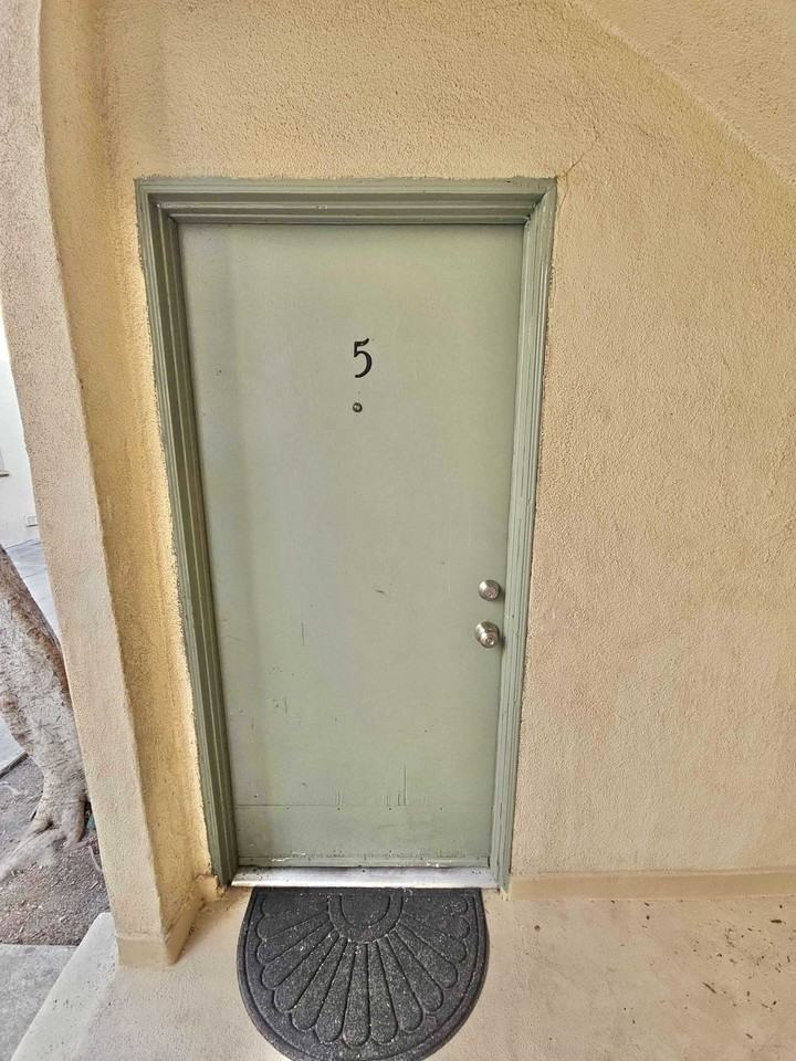 Woodman Ave - Photo 2 of 15