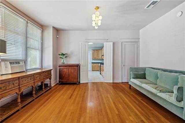 2431 Calhoun St - Photo 5 of 10