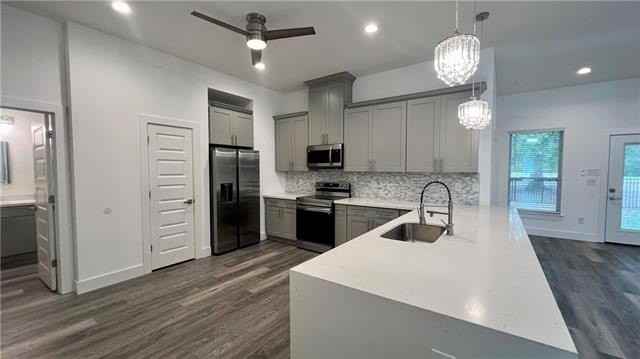 23386 Fairway Gardens Ct - Photo 3 of 15