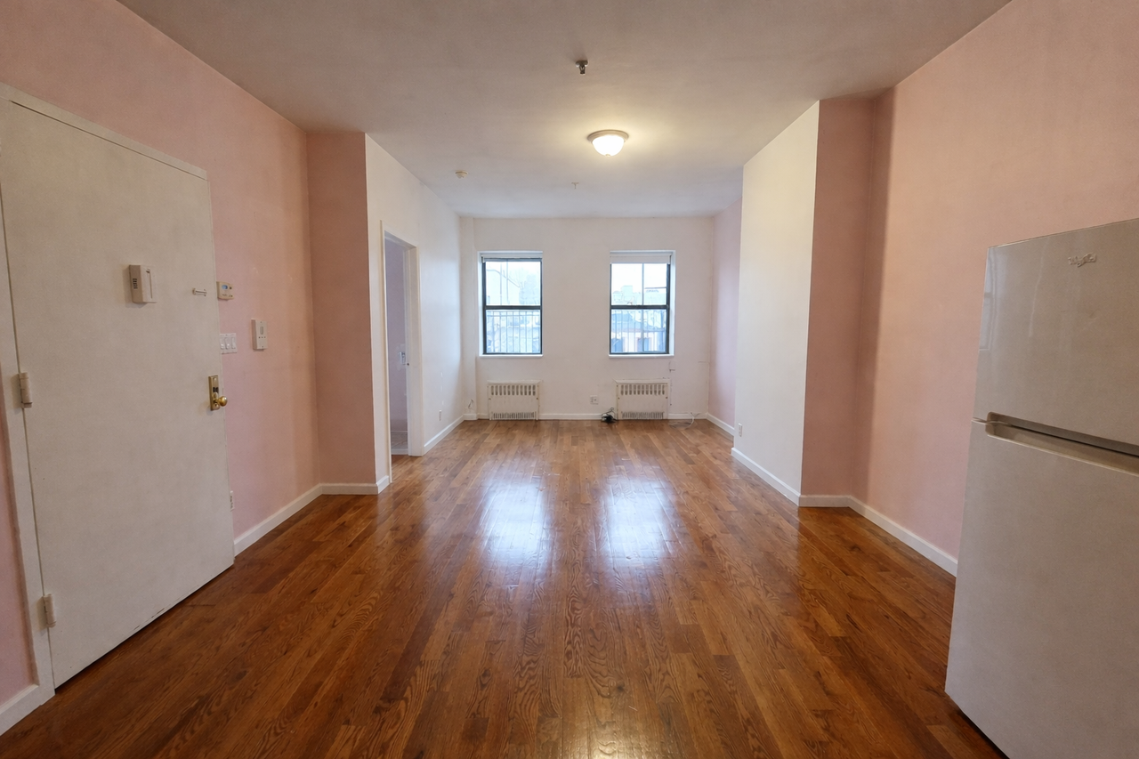 813 DeKalb Avenue #4 - Photo 2 of 5